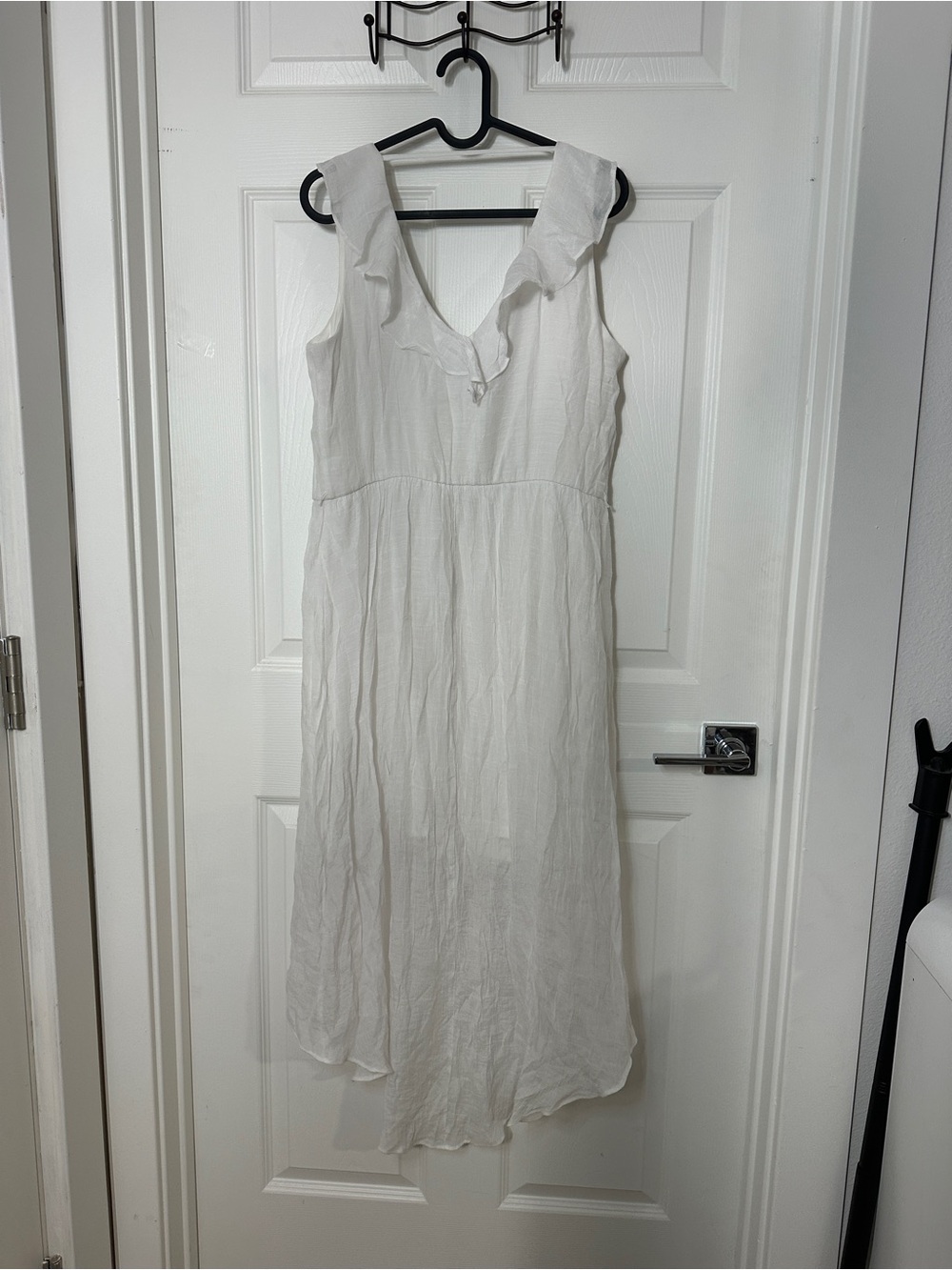 Iz Byer White Ruffle V-Neck High-Low Dress - Picture 4 of 6